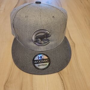 Men's Chicago Cubs NWT Gray Snapback Hat
